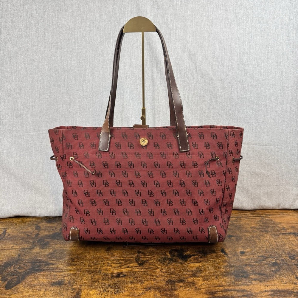 Dooney & Bourke Signature Cranberry Red Canvas Leather Tote Shoulder Bag keychai